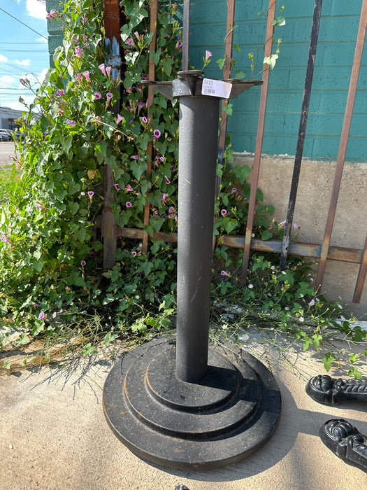 ROUND DECO IRON PUB TABLE BASE