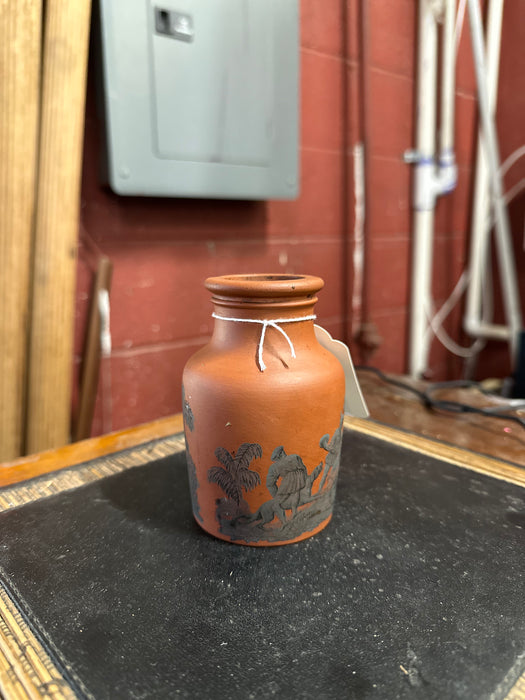 SMALL POTTERY JAR PAINTED HUNTING SCENE