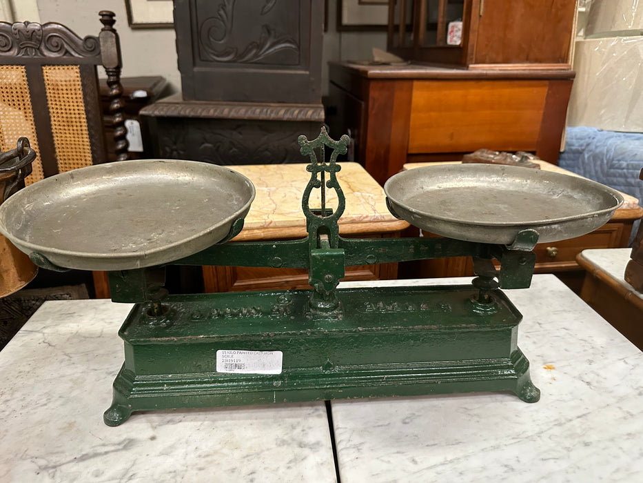 15 KILO PAINTED CAST IRON SCALE