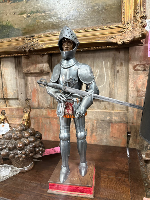 KNIGHT IN SUIT OF ARMOR ARM NEEDS STRING