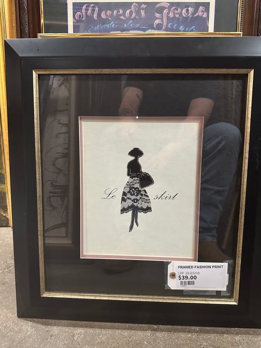 FRAMED FASHION PRINT