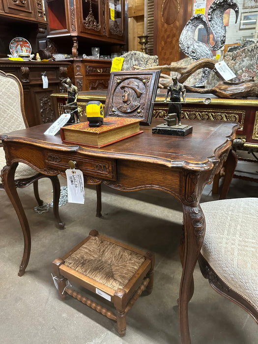FRENCH OAK LIBRARY TABLE WITH CABRIOLE LEGS