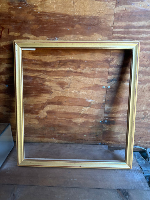 MEDIUM THIN GOLD FRAME