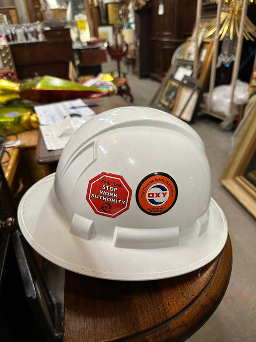 WHITE HARD HAT