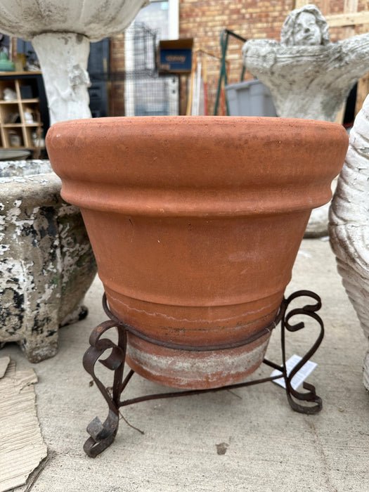 CLAY PLANTER ON METAL STAND