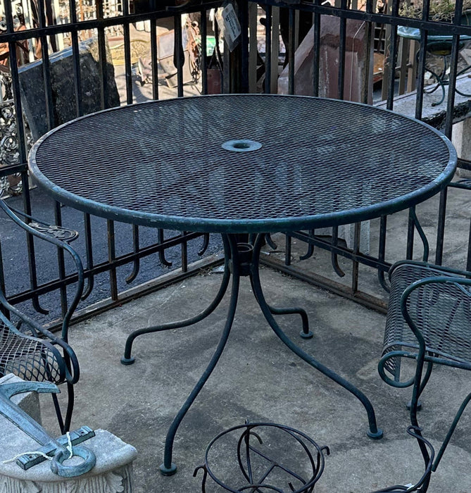 ROUND MESH IRON PATIO TABLE ONLY