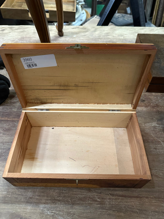 FLORAL CARVED WOOD BOX WITH LID-1940'S AS FOUND BOTTOM