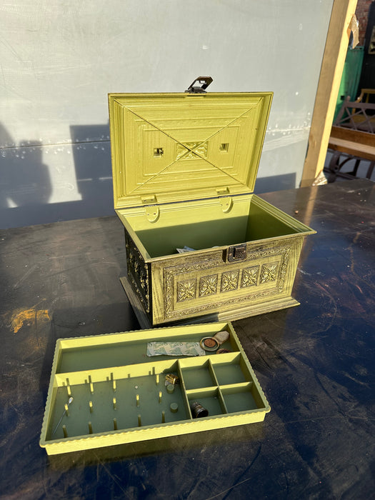 PLASTIC SEWING BOX