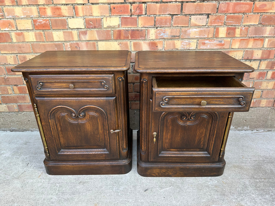 PAIR OF FRENCH FARMHOUSE RUSTIC OAK SIDE CABINETS