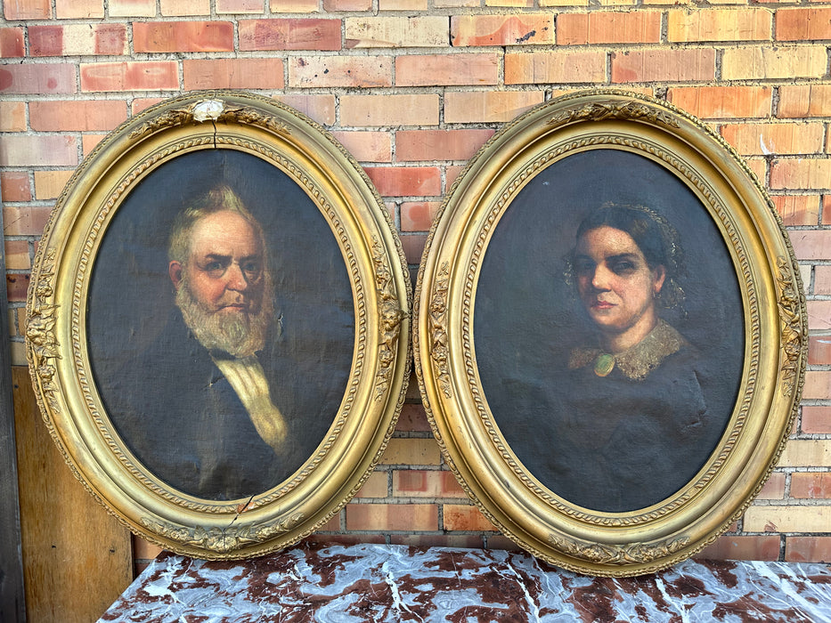 PAIR OF OVAL FRAMED OIL PAINTING OF MAN AND WOMAN