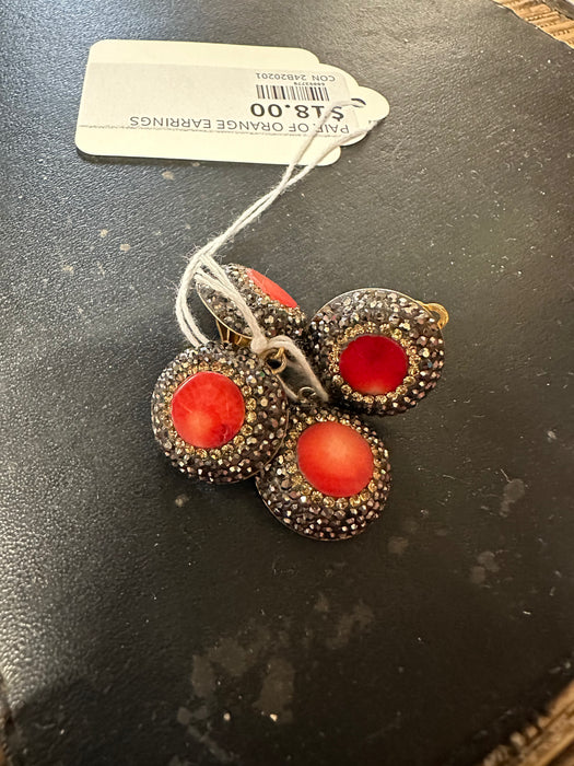 PAIR OF ORANGE EARRINGS
