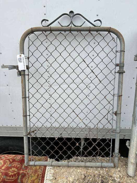SHORT CHAIN LINK GATE