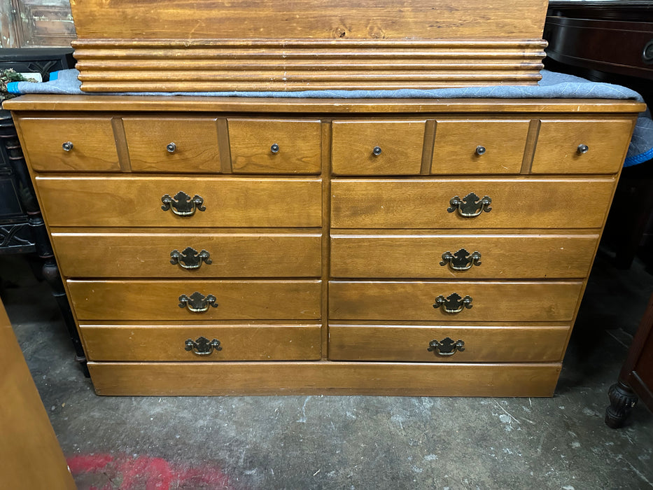 ETHAN ALLEN AMERICAN MAPLE DRESSER Lots of Furniture ETHAN ALLEN AMERICAN MAPLE DRESSER Lots of Furniture