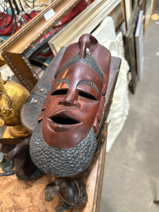 AFRICAN WOOD PLAQUE FACE MASK