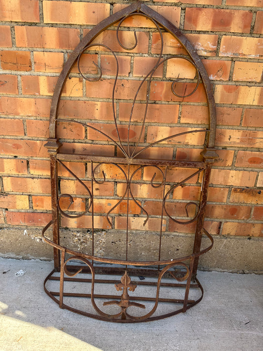 WROUGHT IRON WALL ORNAMENT WITH PLANTER