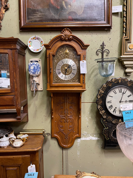 OAK HANGING WALL CLOCK