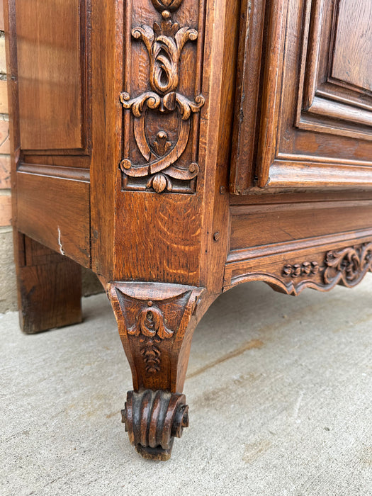 TALL REGENCE GLASS FRONT BONNITIERE