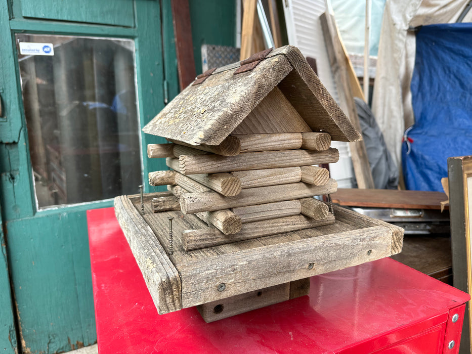 RUSTIC LOG BIRD HOUSE