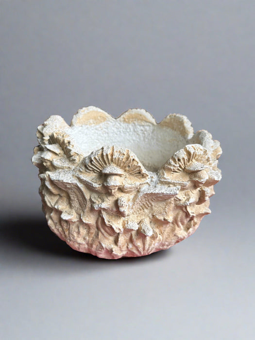 SMALL ROUND COMPOSITION ANGEL PLANTER