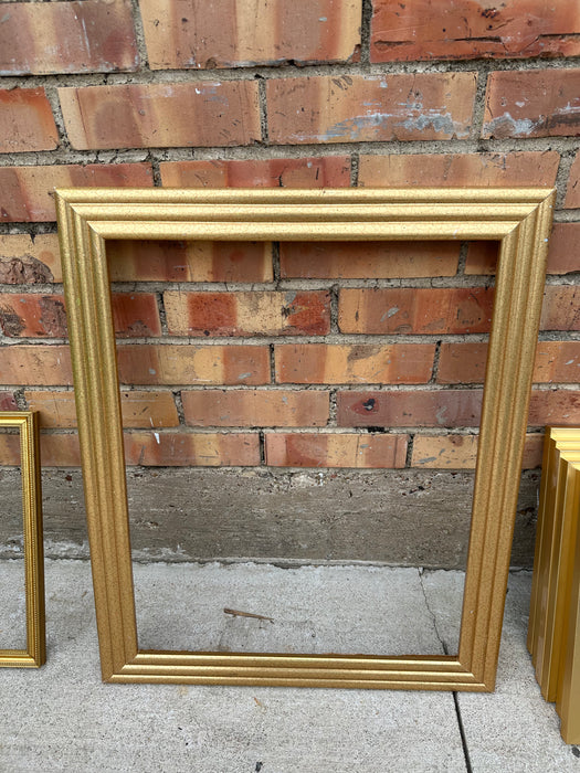 LARGE GOLD FRAME WITH 3 ROWS MOLDED
