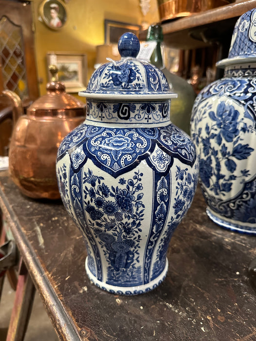MEDIUM BLUE DELFT GINGER JAR