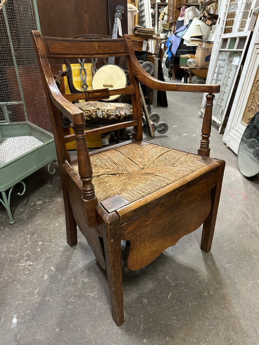 EARLY ENGLISH CHAMBERPOT CHAIR