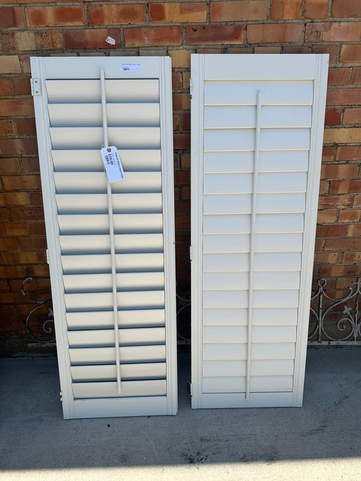 PAIR OF SMALL SHUTTERS