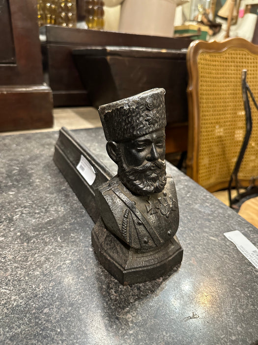 SINGLE ENGLISH CAST IRON ANDIRON WITH FACE