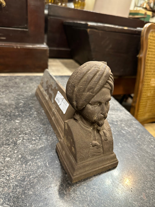 SINGLE ENGLISH CAST IRON ANDIRON WITH FACE AND TURBAN