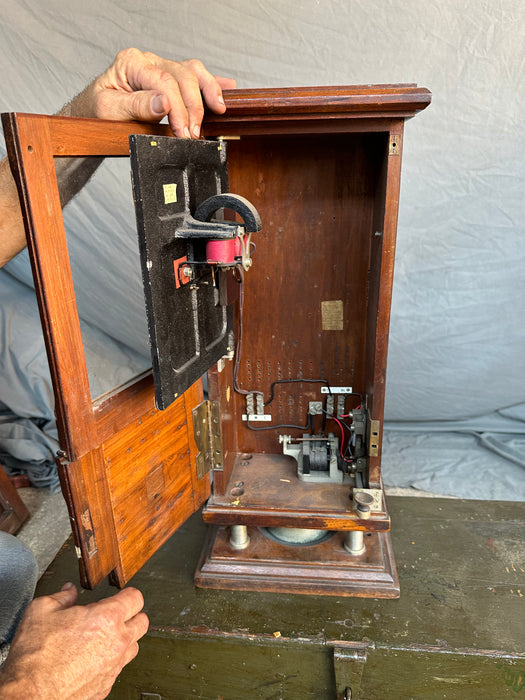 ENGLISH RAILROAD SWITCH DEVICE IN WOOD HOUSING