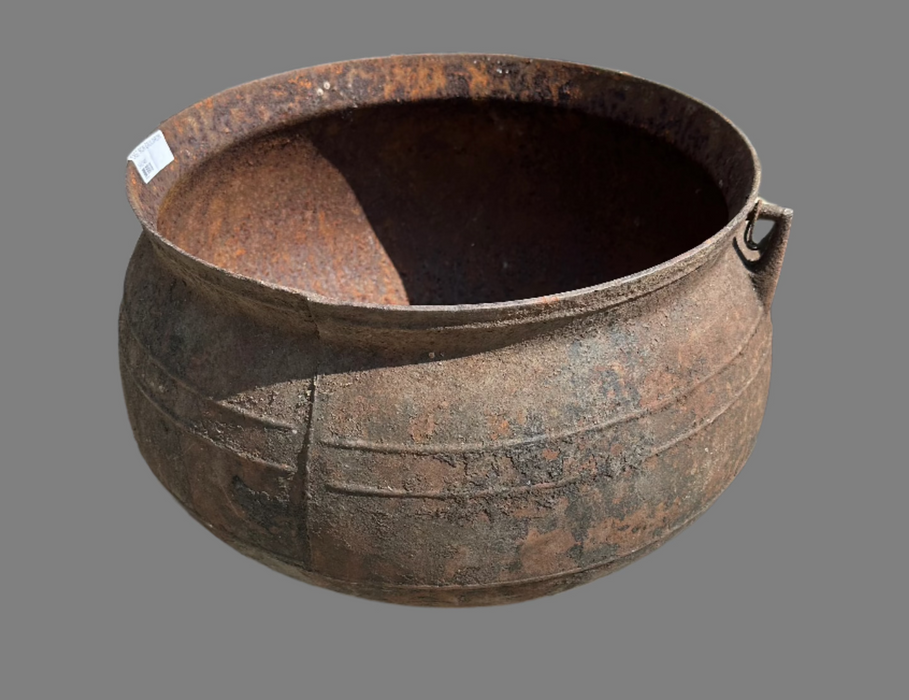 CAST IRON CAULDRON