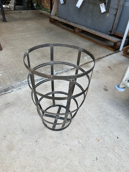 SMALL IRON BASKET