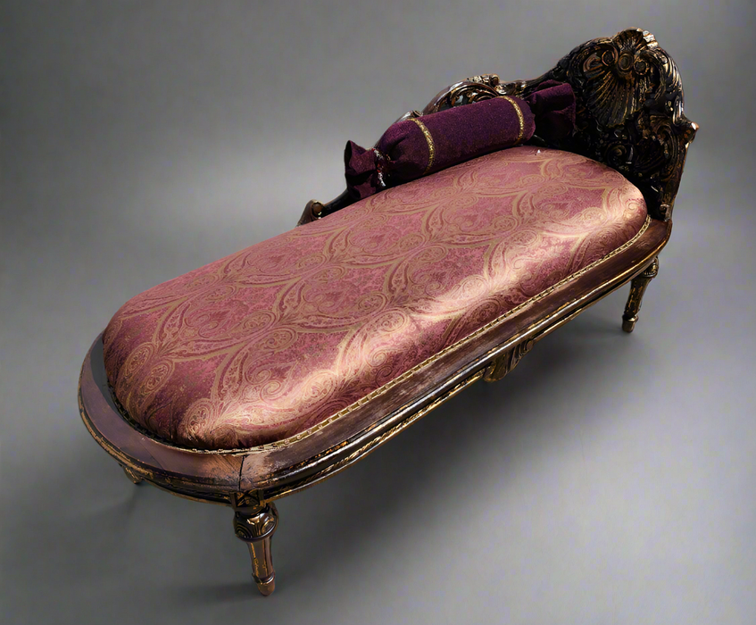 CHAISE LOUNGE WITH SHELL BACK