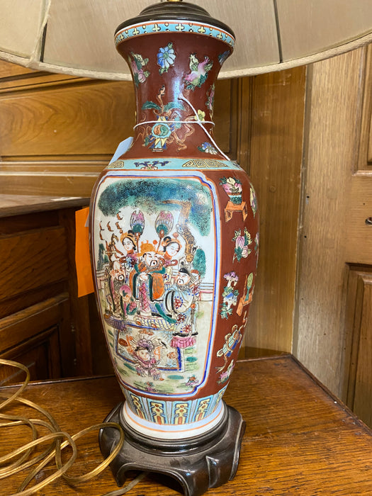 VINTAGE RED CHINESE PORCELAIN LAMP WITH PEOPLE