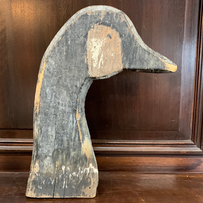 PRIMITIVE WOODEN GOOSE HEAD