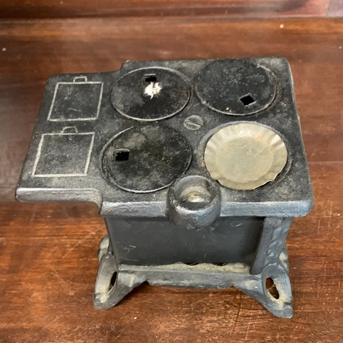 MINI IRON TOY STOVE FROM TAIWAN-AS FOUND