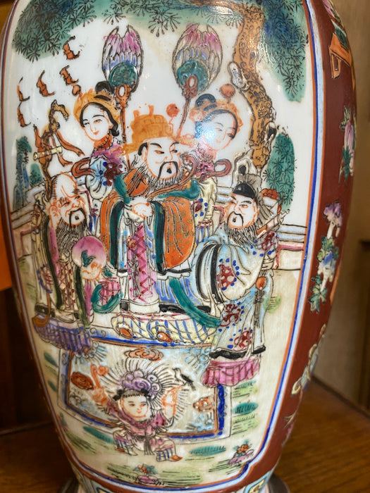 VINTAGE RED CHINESE PORCELAIN LAMP WITH PEOPLE