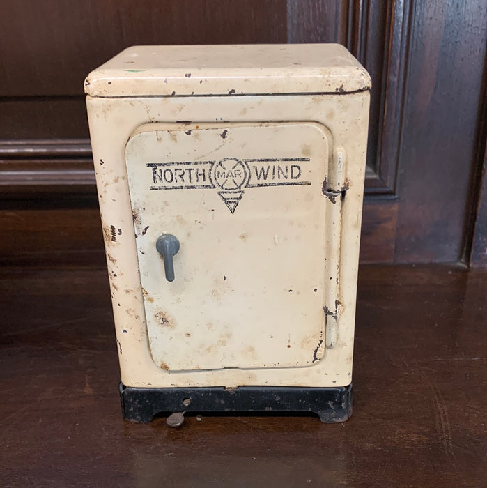 METAL TOY REFRIGERATOR