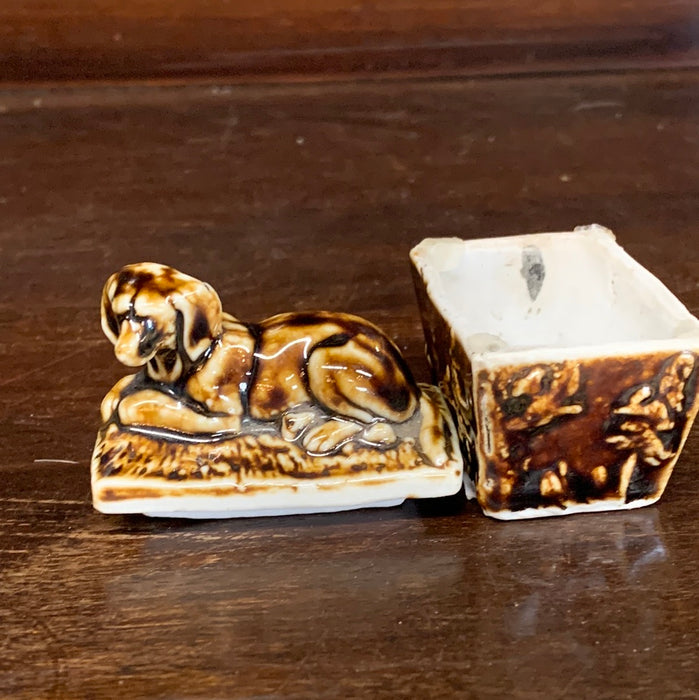 DOG BOX