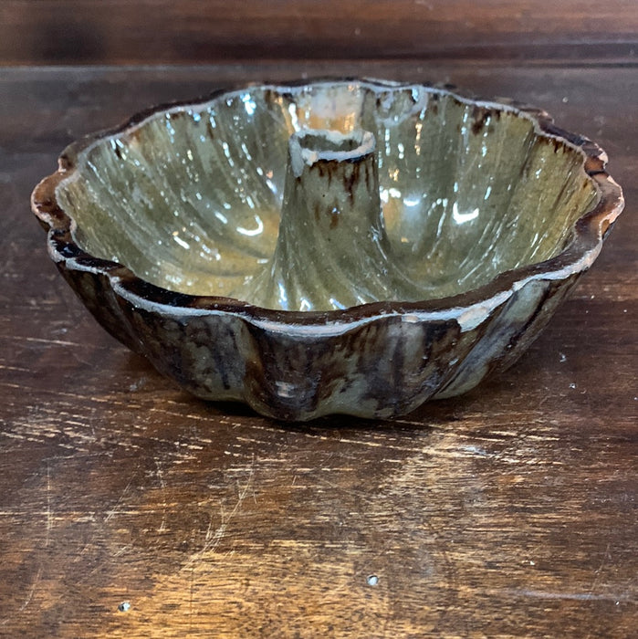 GLAZED POTTERY BUNDT PAN