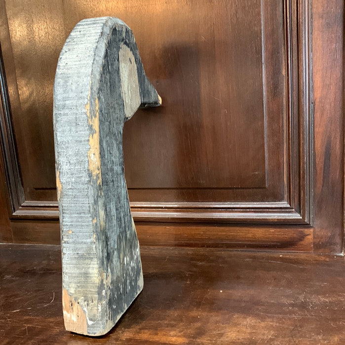 PRIMITIVE WOODEN GOOSE HEAD