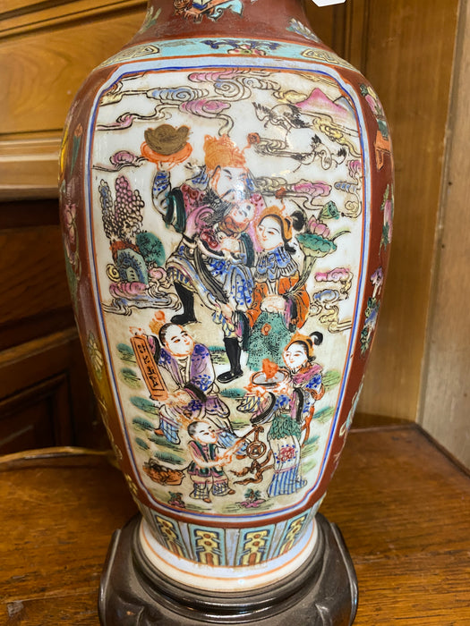 VINTAGE RED CHINESE PORCELAIN LAMP WITH PEOPLE