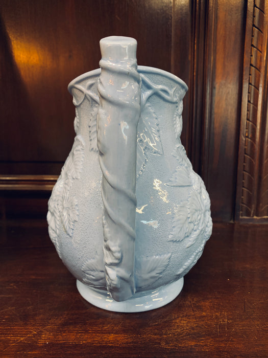 19TH CENTURY CORNFLOWER BLUE STAFFORDSHIRE PITCHER WITH STRAWBERRIES