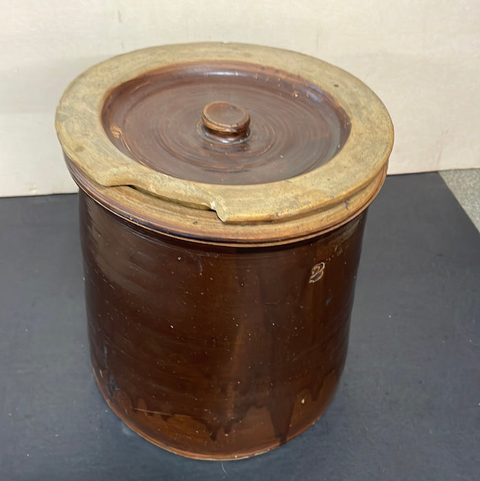 AMERICAN CROCK WITH LID - AS FOUND