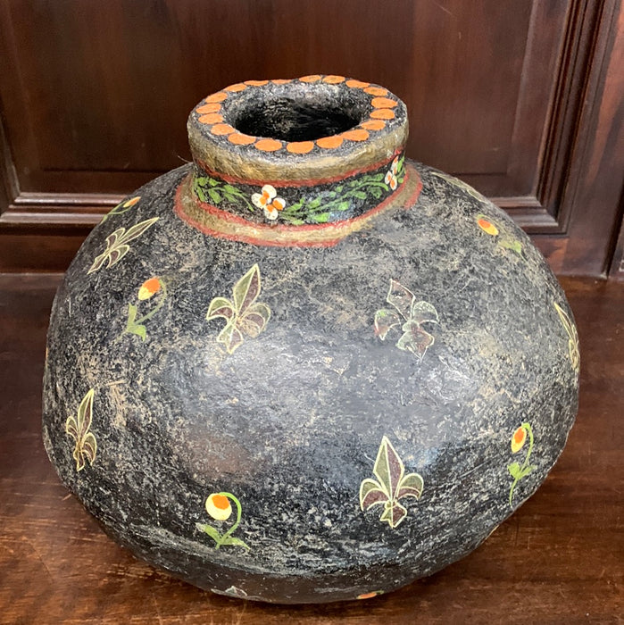 PAPIER-MÂCHÉ VASE
