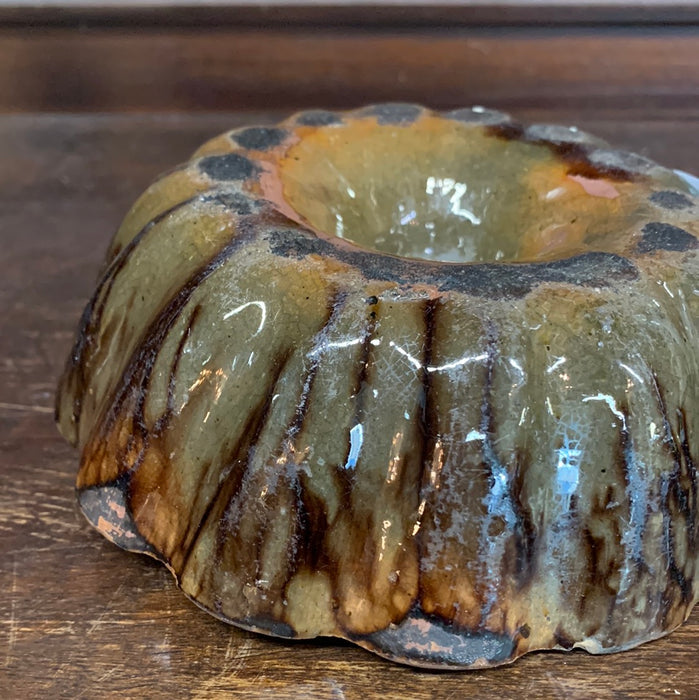 GLAZED POTTERY BUNDT PAN