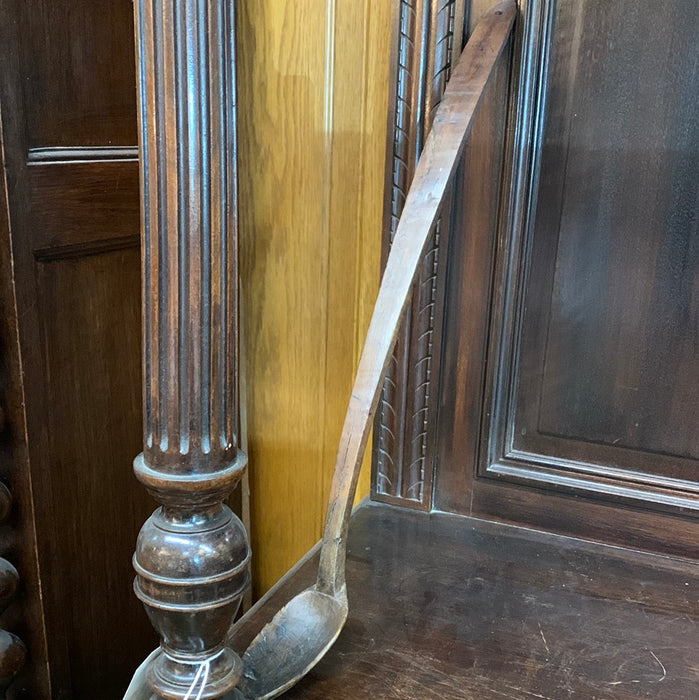 PRIMITIVE WOODEN LADDEL