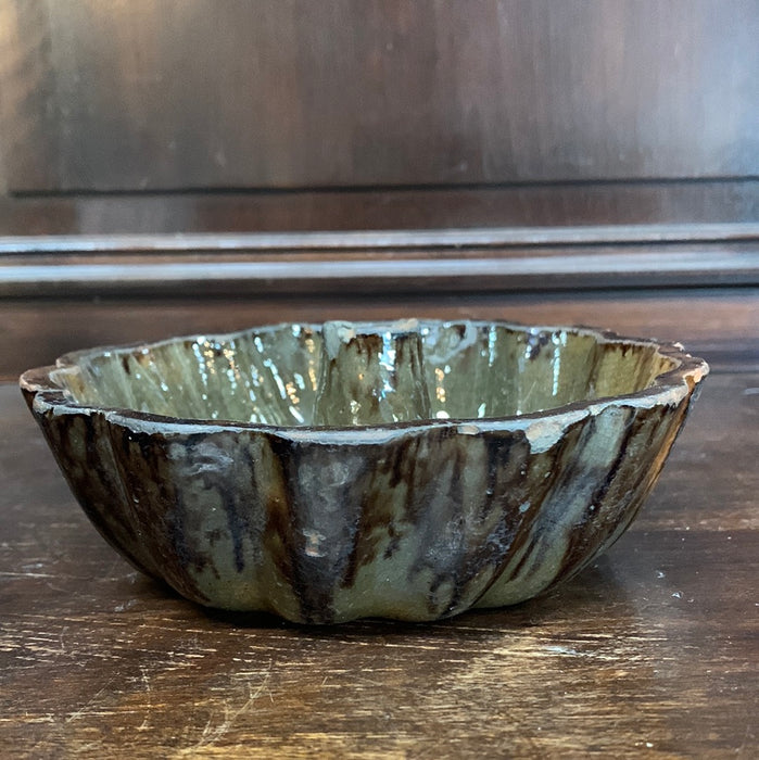 GLAZED POTTERY BUNDT PAN