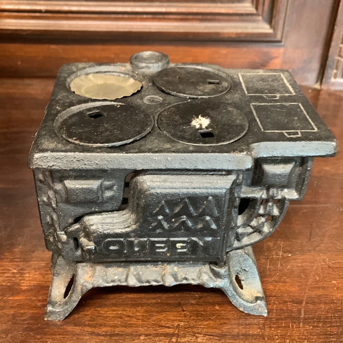 MINI IRON TOY STOVE FROM TAIWAN-AS FOUND