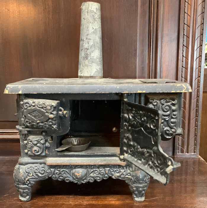 TOY CAST IRON STOVE